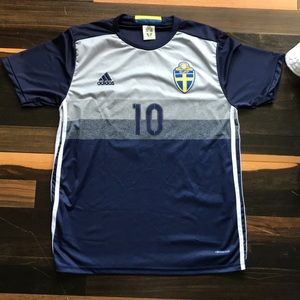 Size M Sweden Soccer Jersey